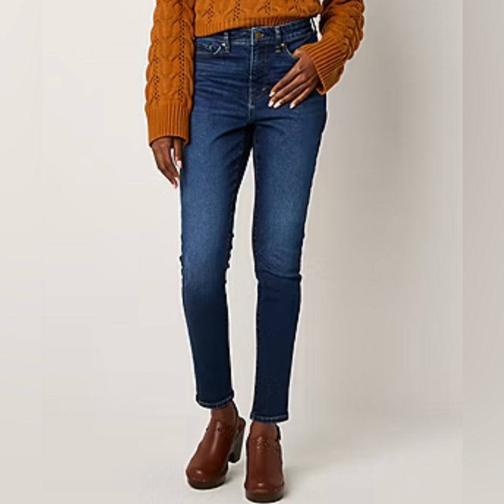 A.N.A Curvy Skinny Jeans in Dark Blue